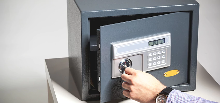 Jewelry Safe Unlocking Service in Reedley, California