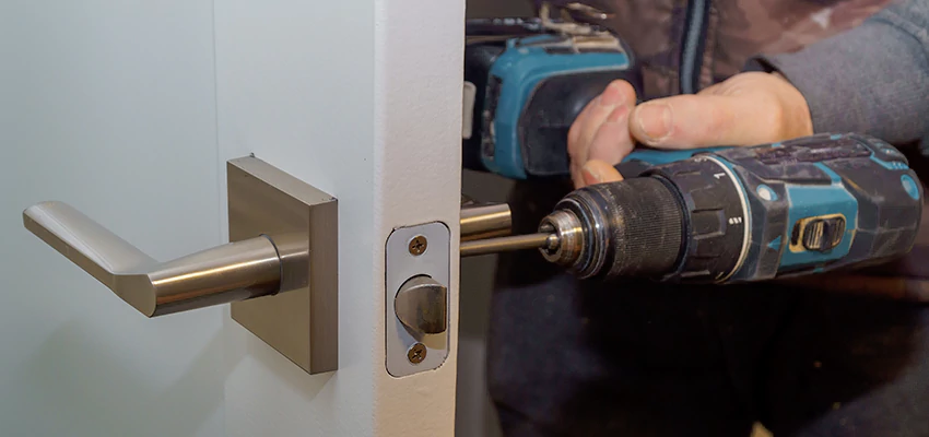 Broken Door Handle Lock Repair in Reedley, California