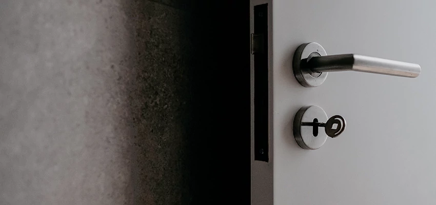 Front Door Handle Repair And Installation in Reedley, CA